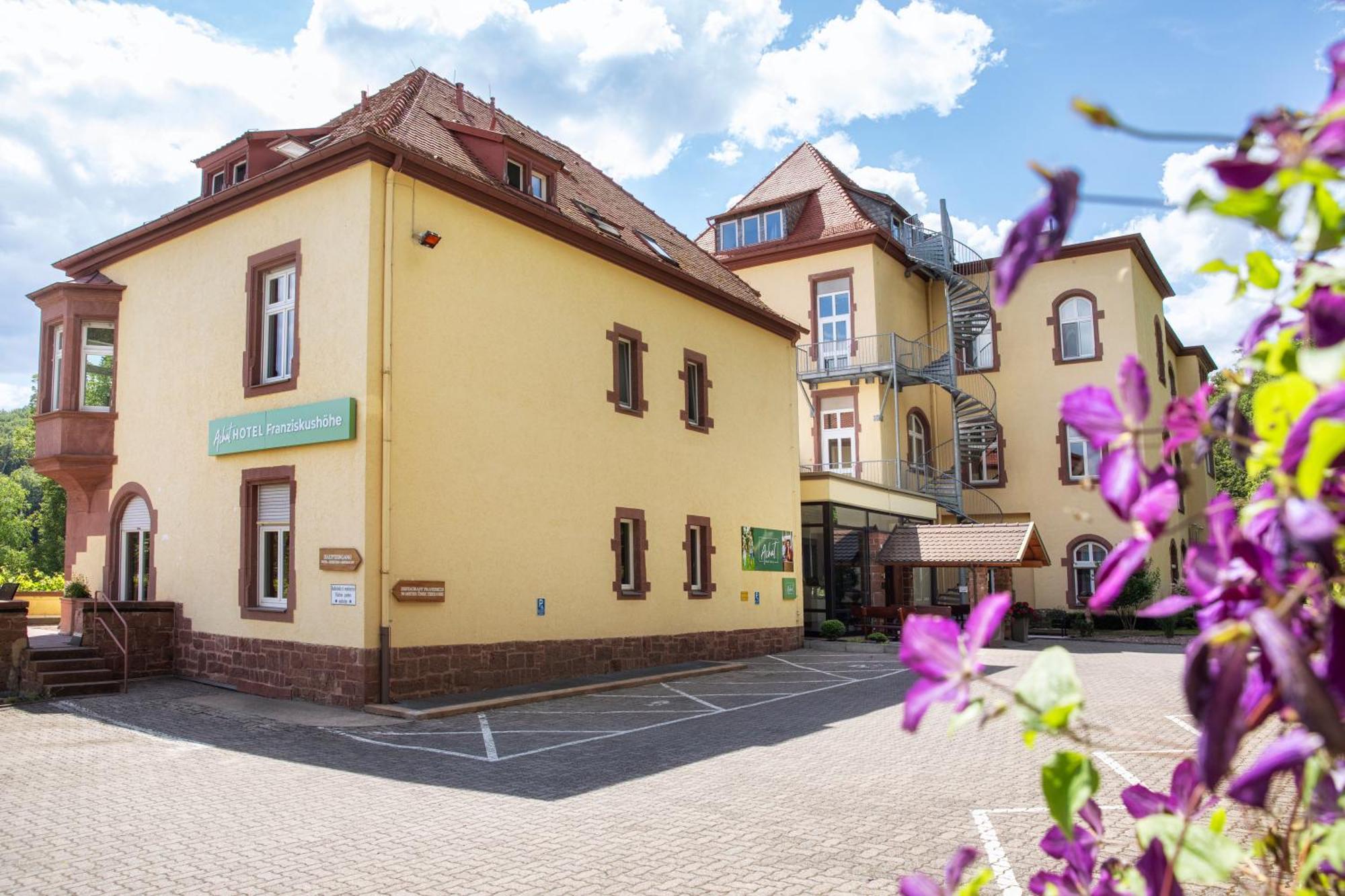 Roomingtons Hotel Franziskushoehe Lohr Esterno foto