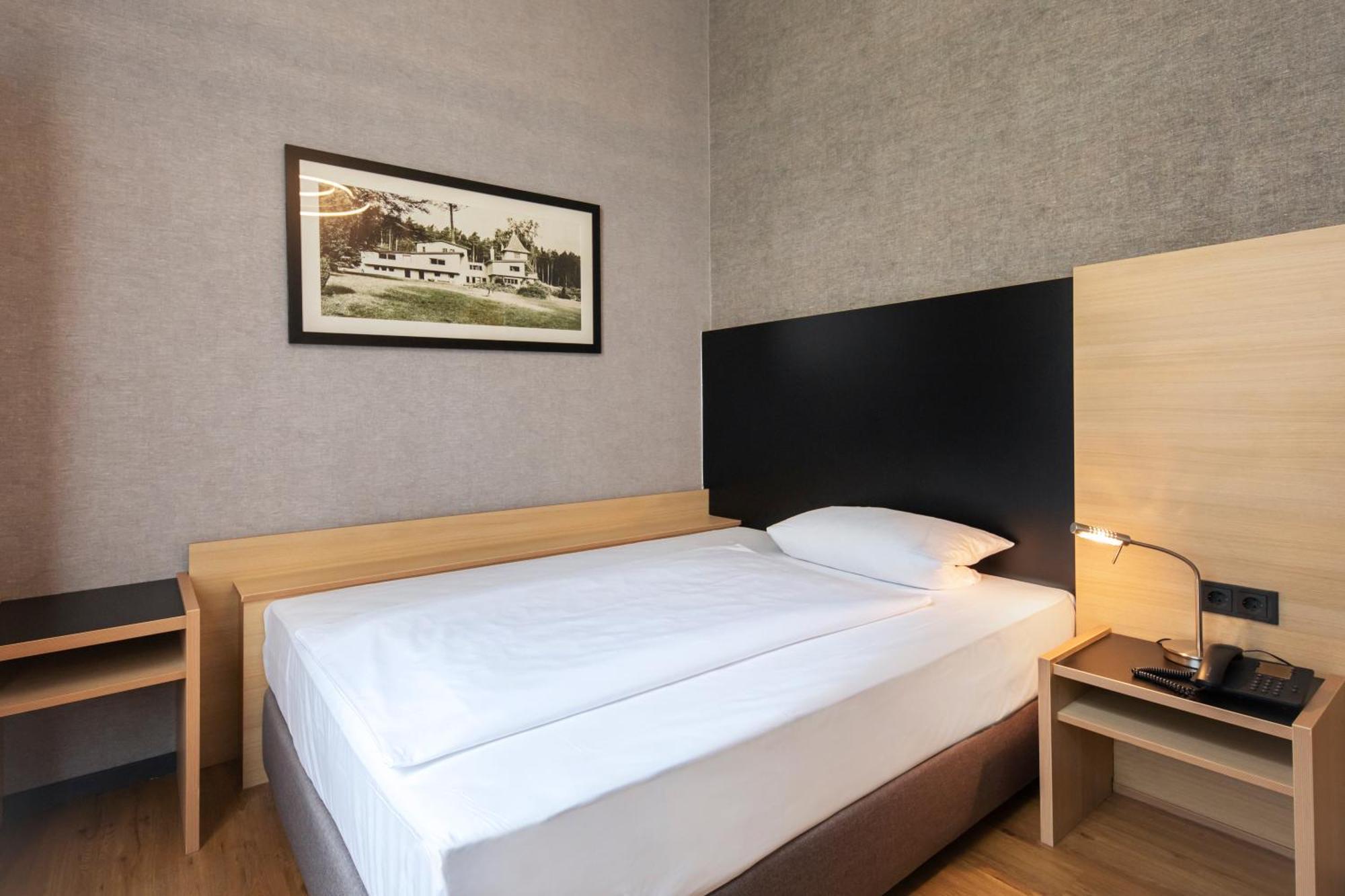 Roomingtons Hotel Franziskushoehe Lohr Esterno foto