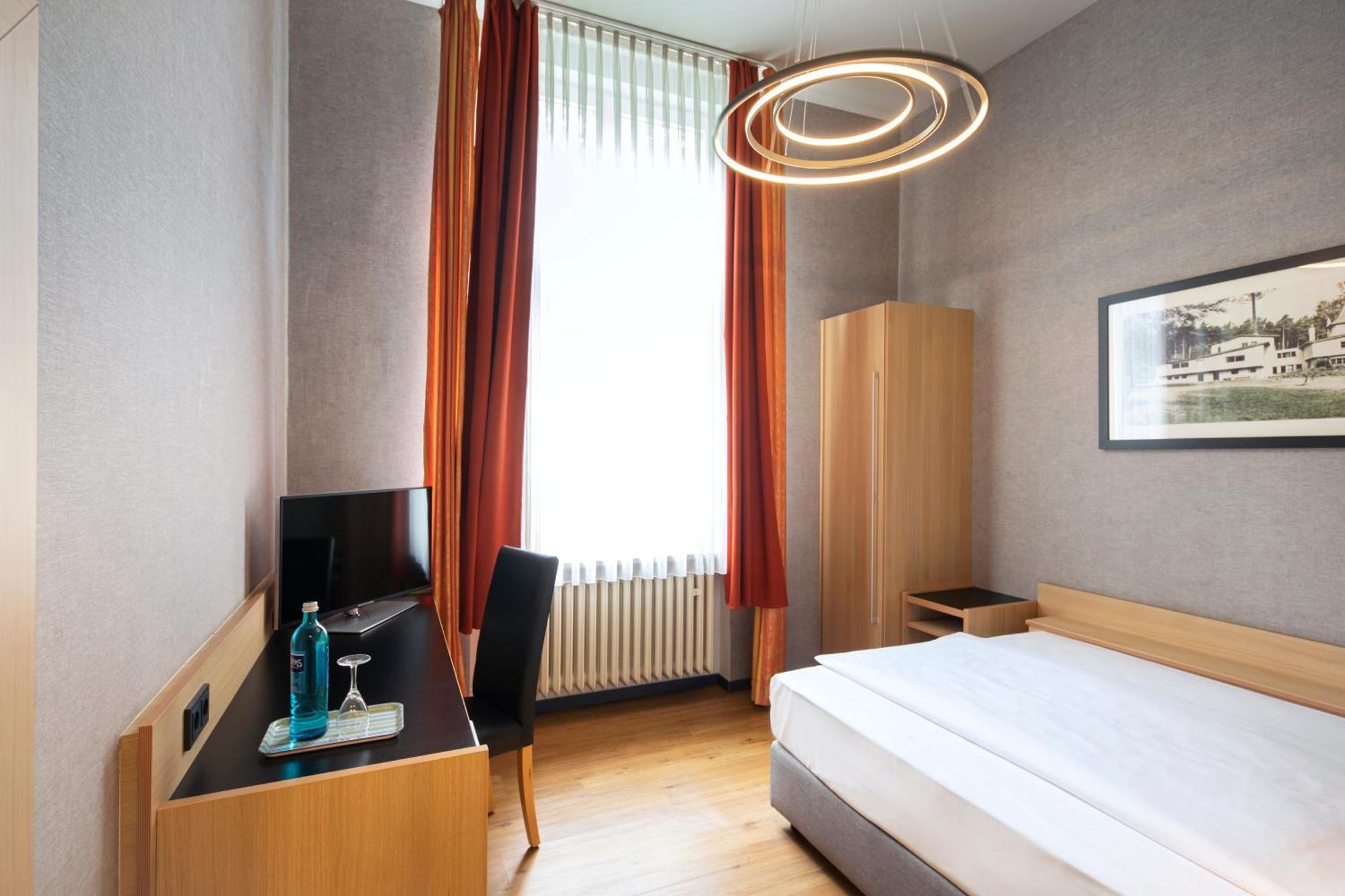 Roomingtons Hotel Franziskushoehe Lohr Esterno foto
